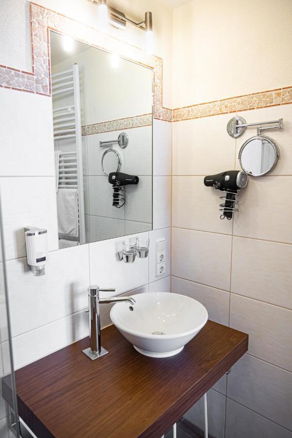 Hotel Gasthof Kaesser Ансбах Екстериор снимка