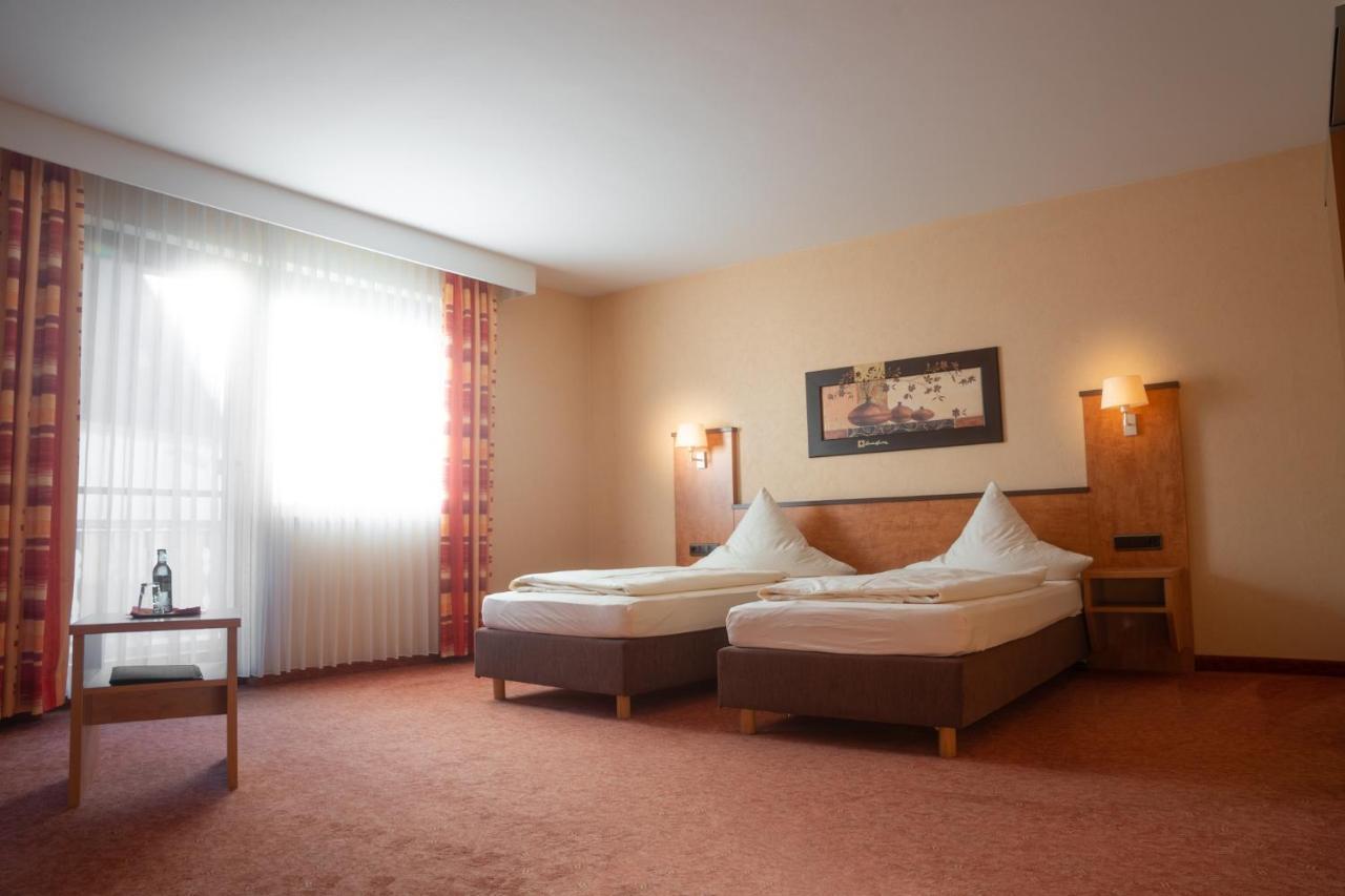 Hotel Gasthof Kaesser Ансбах Екстериор снимка