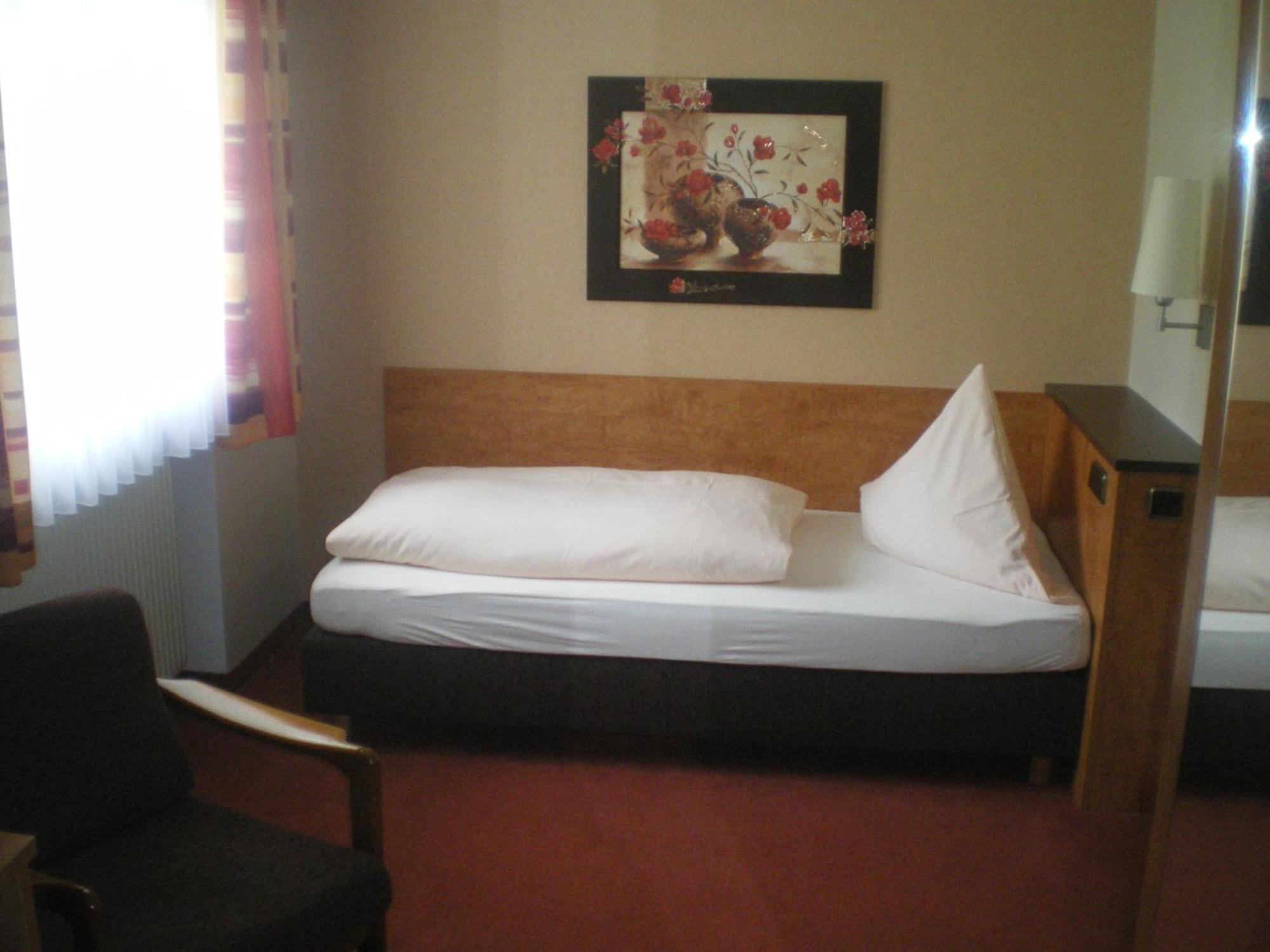 Hotel Gasthof Kaesser Ансбах Екстериор снимка