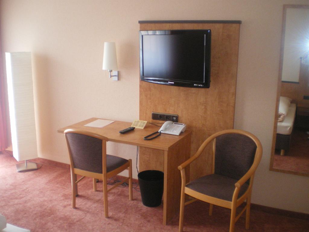 Hotel Gasthof Kaesser Ансбах Екстериор снимка