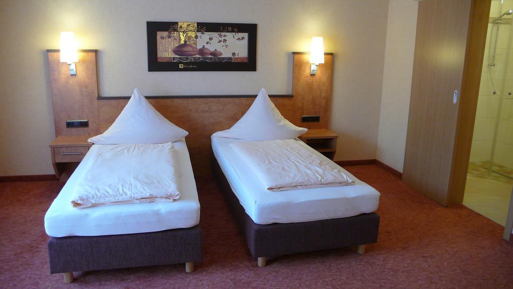 Hotel Gasthof Kaesser Ансбах Екстериор снимка