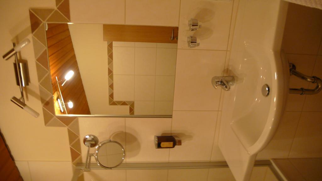 Hotel Gasthof Kaesser Ансбах Екстериор снимка