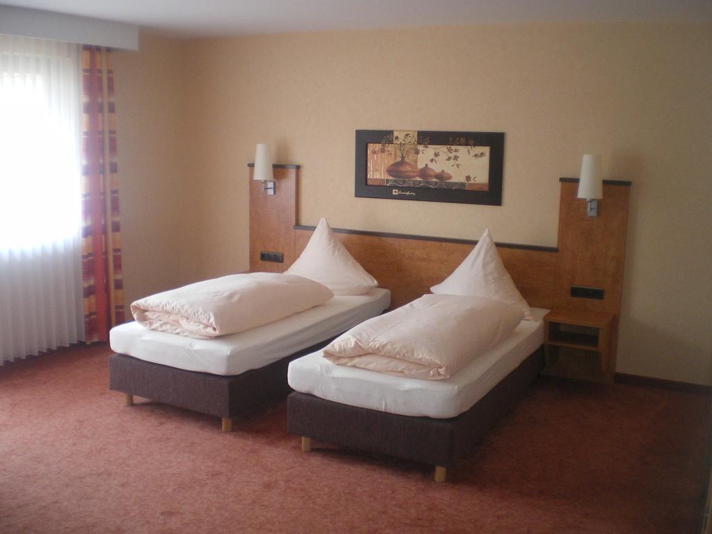 Hotel Gasthof Kaesser Ансбах Екстериор снимка